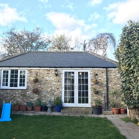 cosy cottage annex in Fairlop Ilford Esterno foto